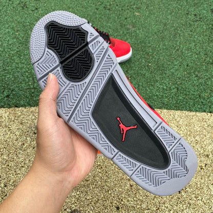 AirJordan 4 Toro Bravo