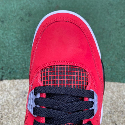 AirJordan 4 Toro Bravo
