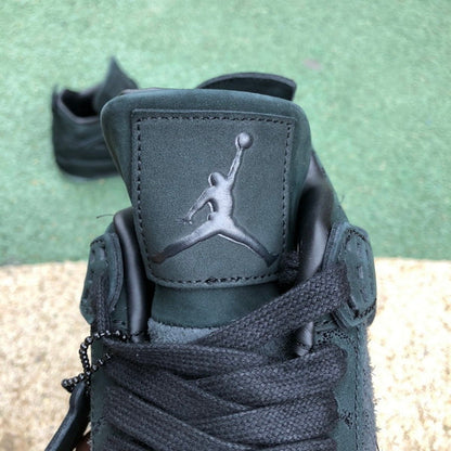 Air Jordan 4 x kaws black