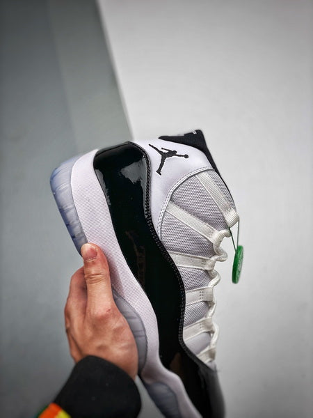 Air Jordan 11 "Concord"