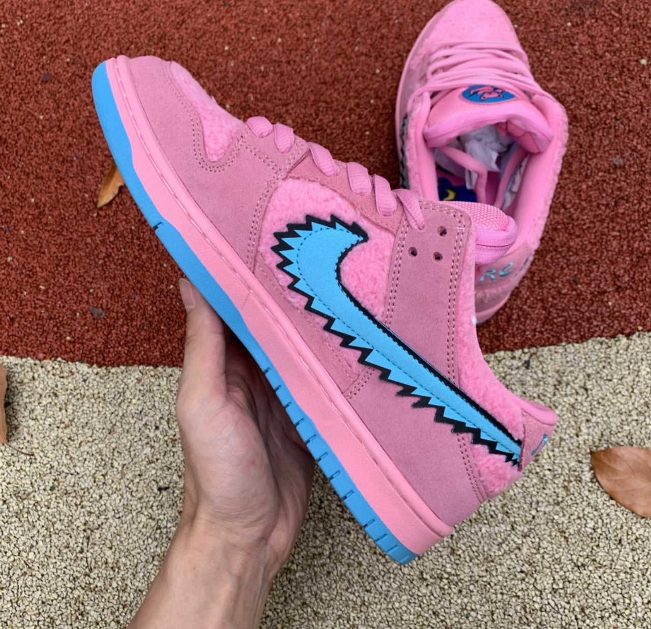 SB Dunk Low Grateful Dead Bears Pink