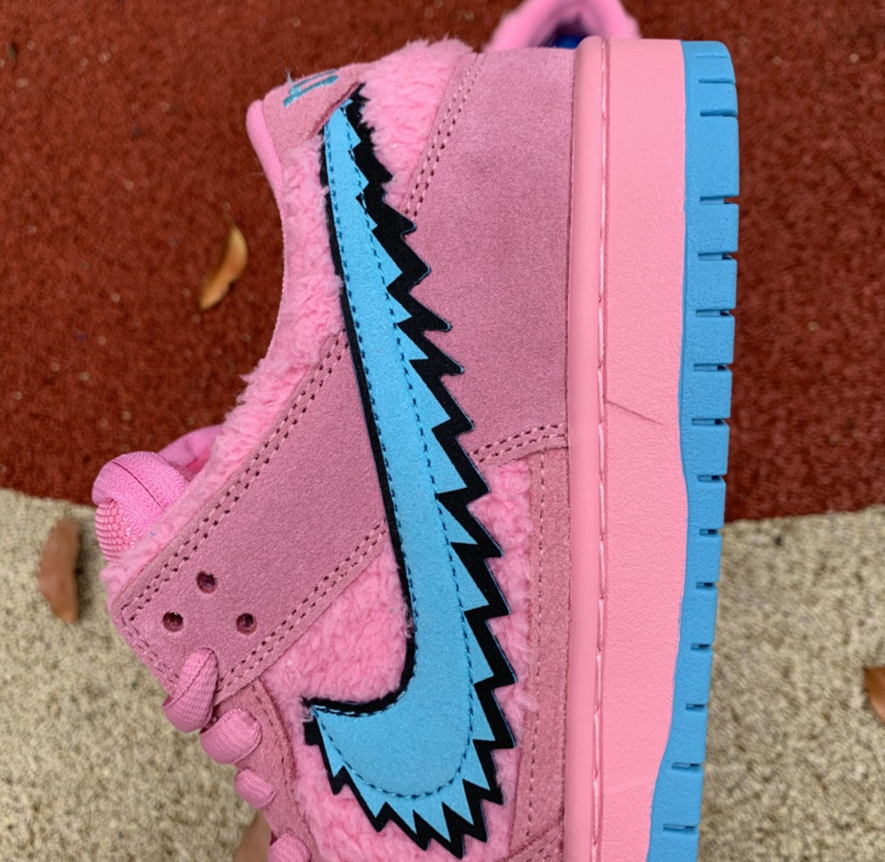 SB Dunk Low Grateful Dead Bears Pink