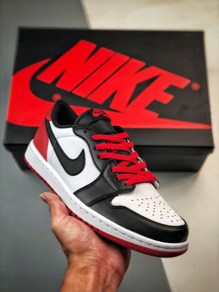 Jordan 1 Black Toe à tige basse rétro originale 2023