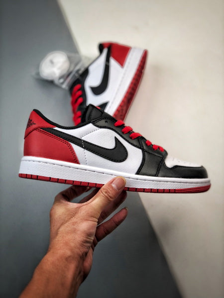 Jordan 1 Black Toe à tige basse rétro originale 2023