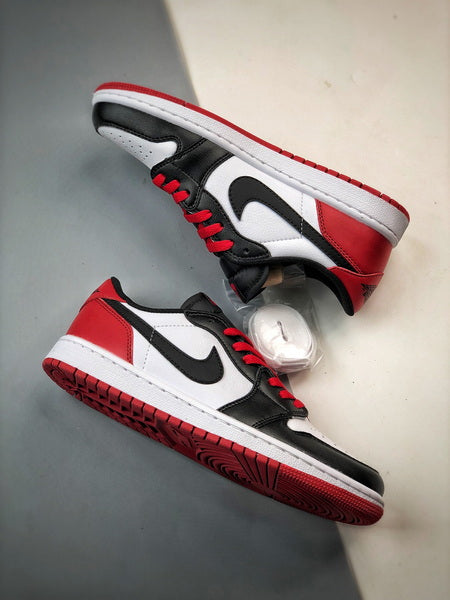 Jordan 1 Black Toe à tige basse rétro originale 2023