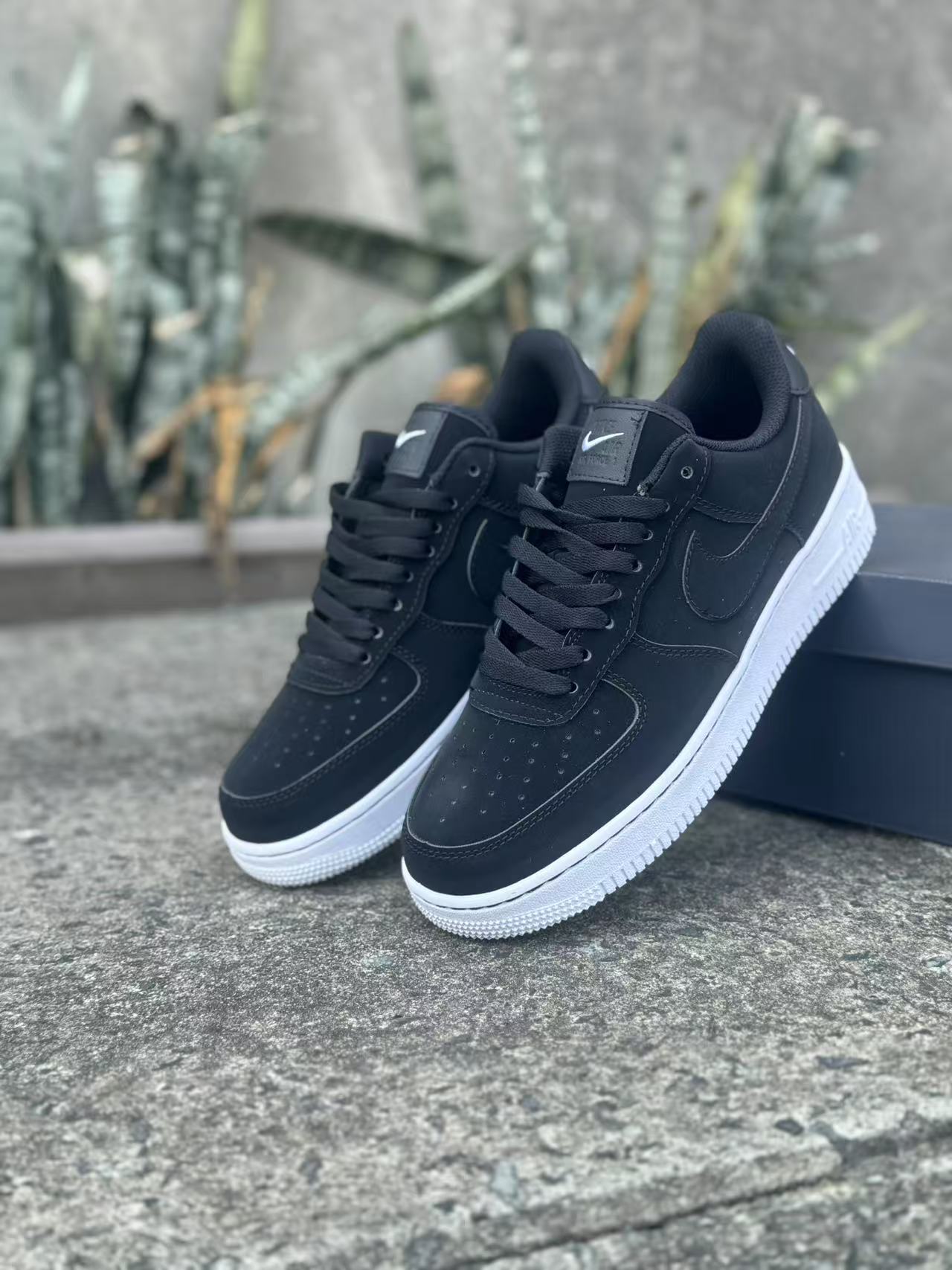 Nike Air Force 1 LX "Off-Noir"