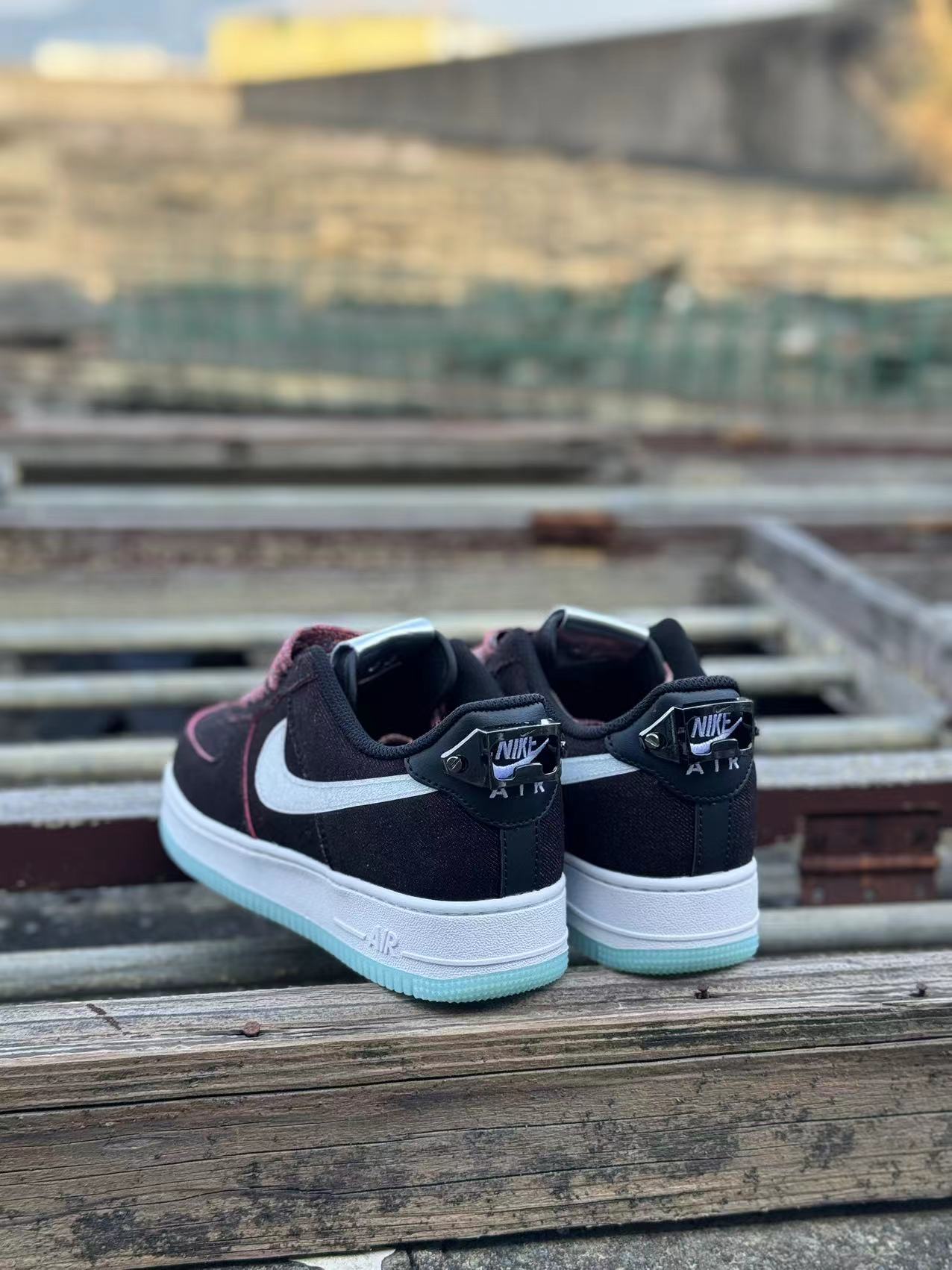 Nike Air Force 1 Low Black Pink Glow