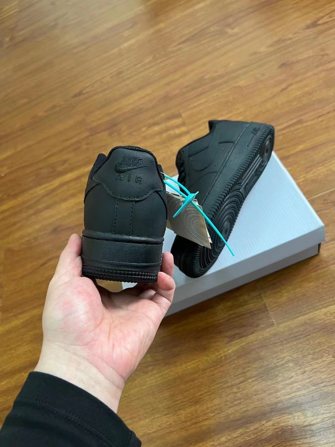 Nike Air Force 1 Low "Triple Black"