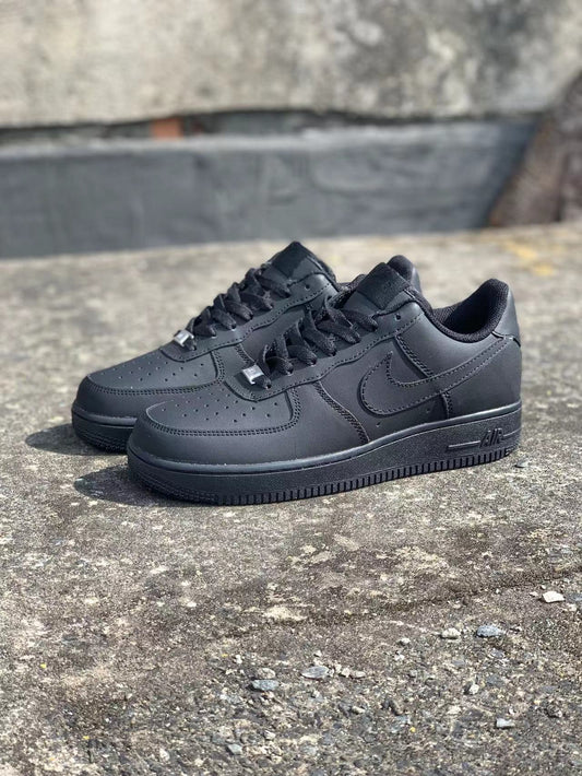 Nike Air Force 1 Low "Triple Black"