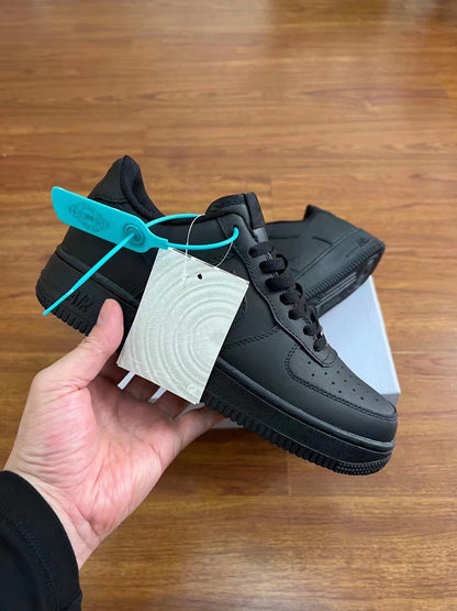 Nike Air Force 1 Low "Triple Black"