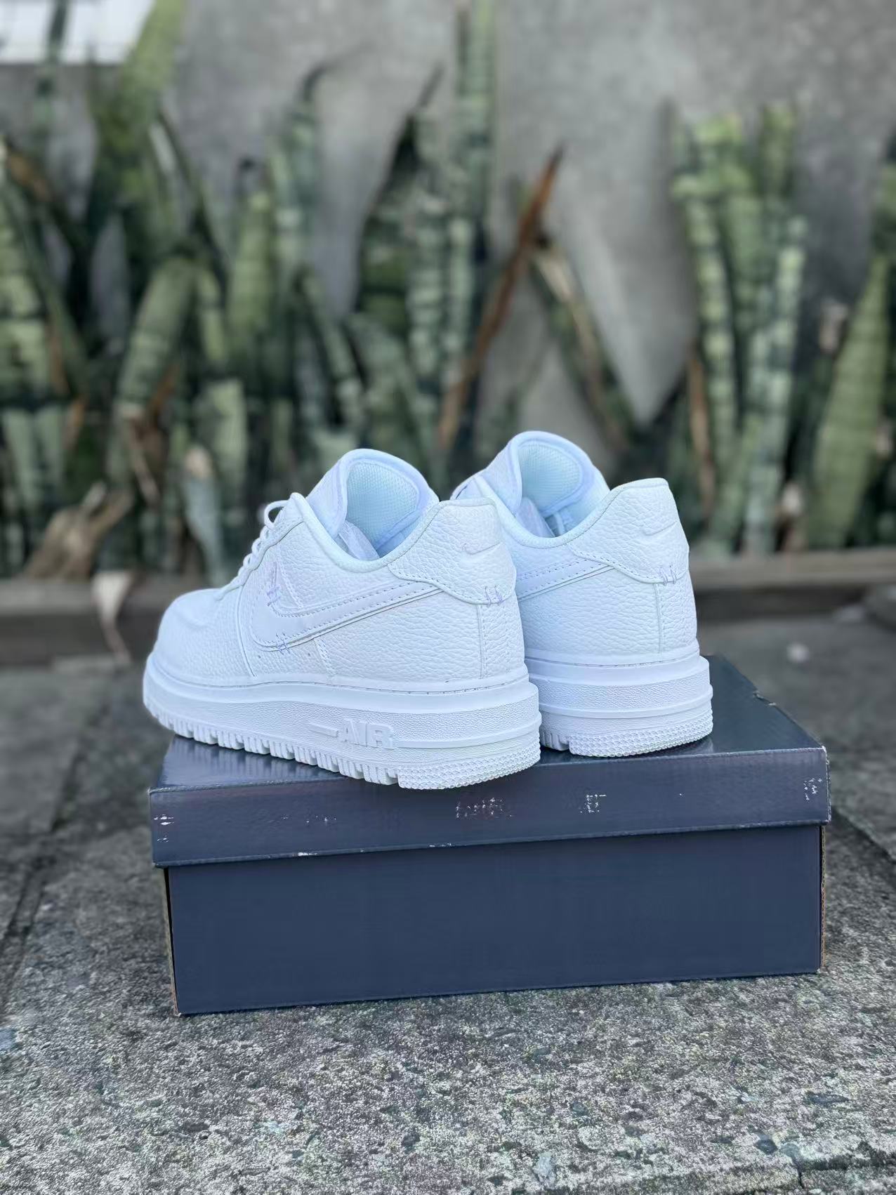 Nike Air Force 1 Luxe "white"