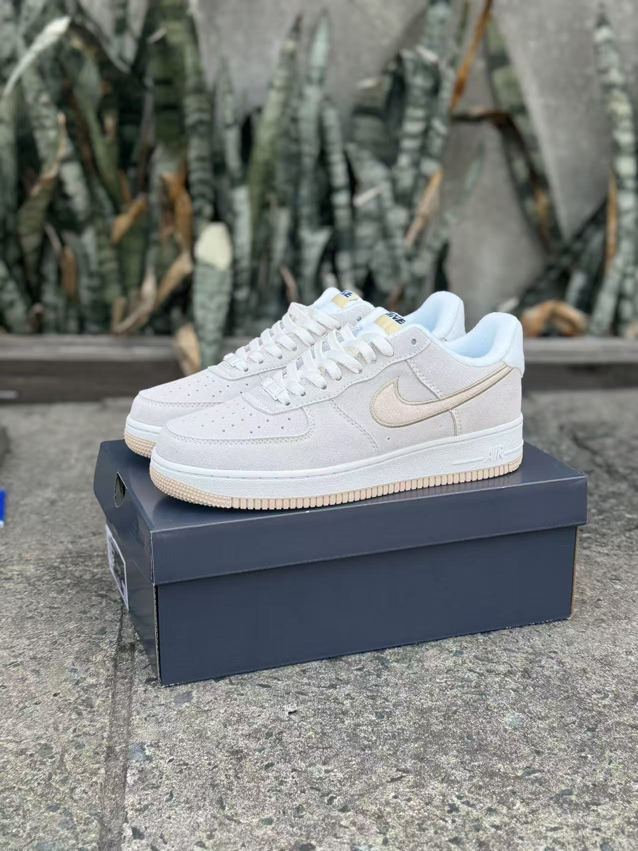 Nike Air Force 1 SE Phantom