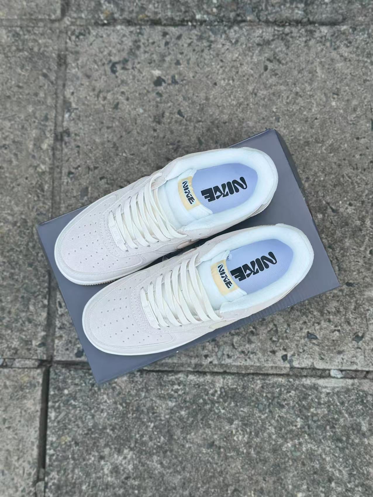 Nike Air Force 1 SE Phantom