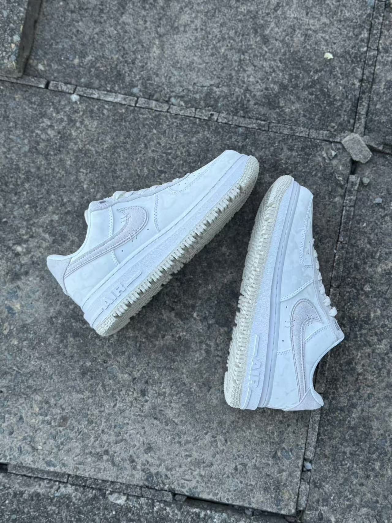 Nike Air Force 1 summit white