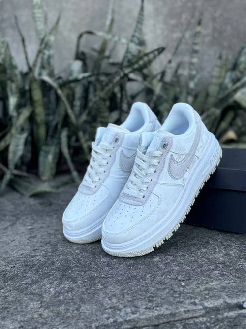 Nike Air Force 1 summit white