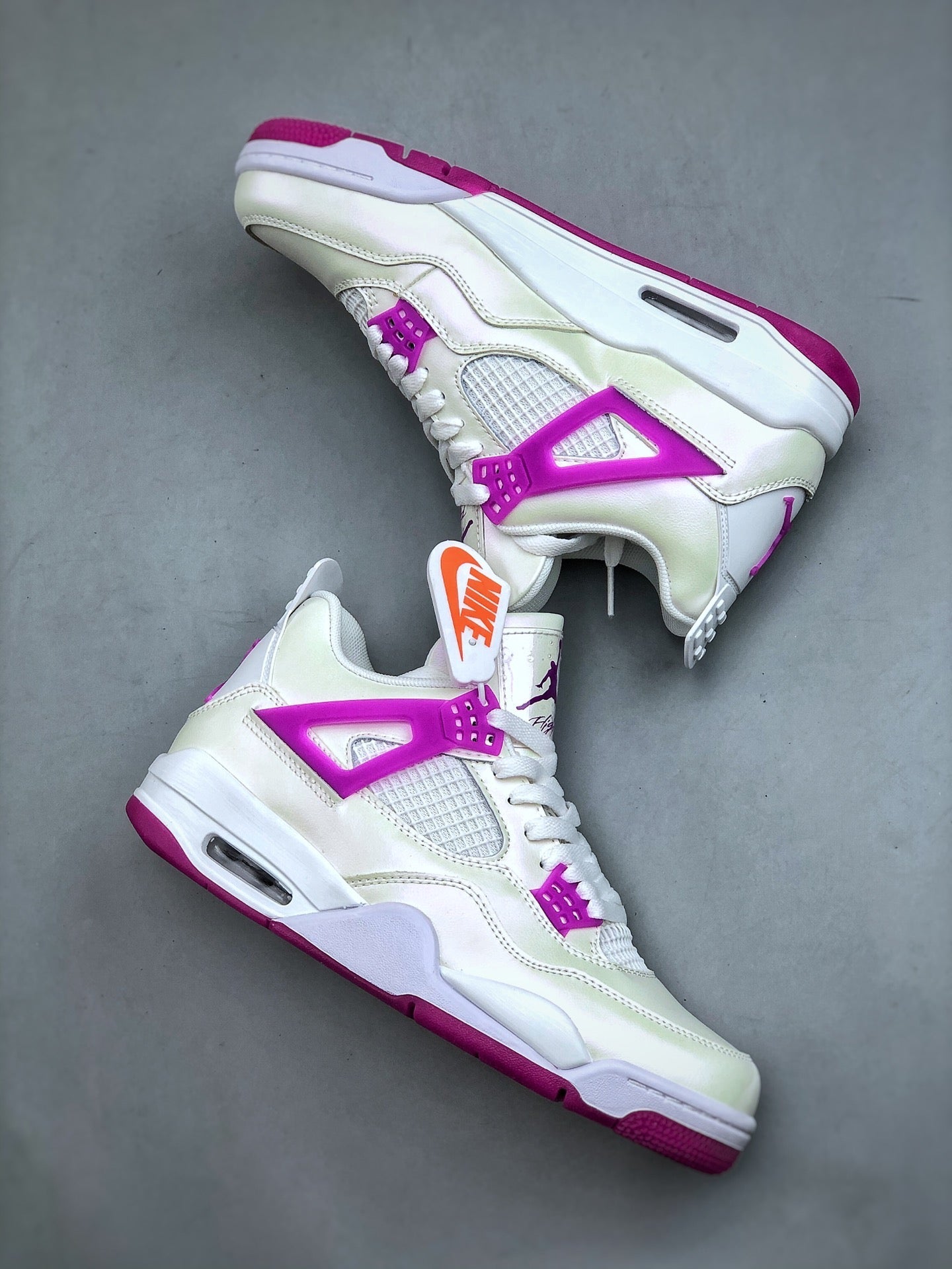 Nike Air Jordan 4 Retro "Hyper Violet"