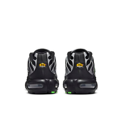 Nike Air Max Plus Noir Vert Strike Metallic Argenté