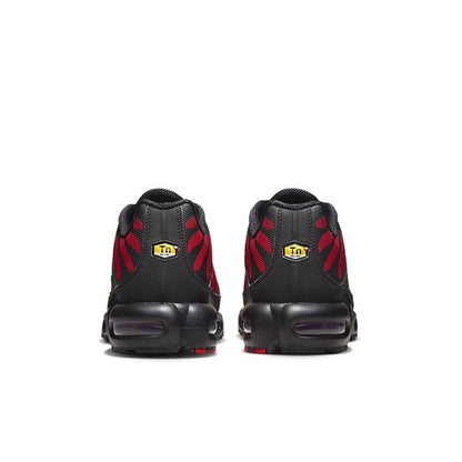 Nike Air Max Plus "Black/University Red" - Houdini