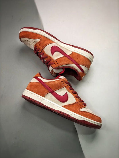 NIKE Dunk Low "Russet Cedar" - Houdini