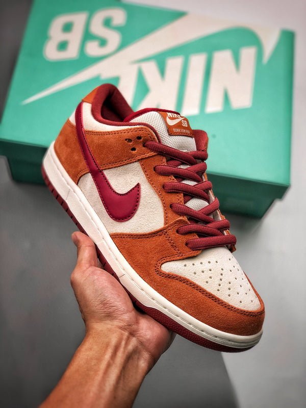 NIKE Dunk Low "Russet Cedar" - Houdini