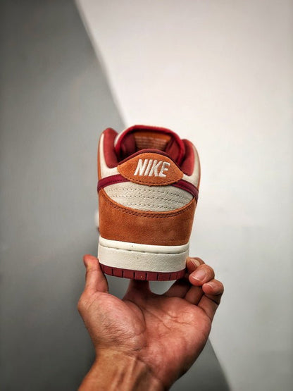 NIKE Dunk Low "Russet Cedar" - Houdini