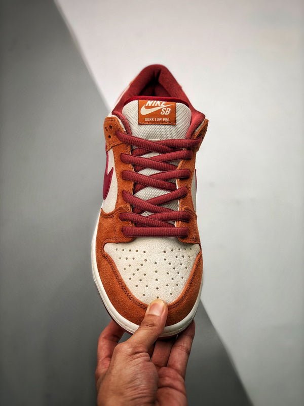 NIKE Dunk Low "Russet Cedar" - Houdini