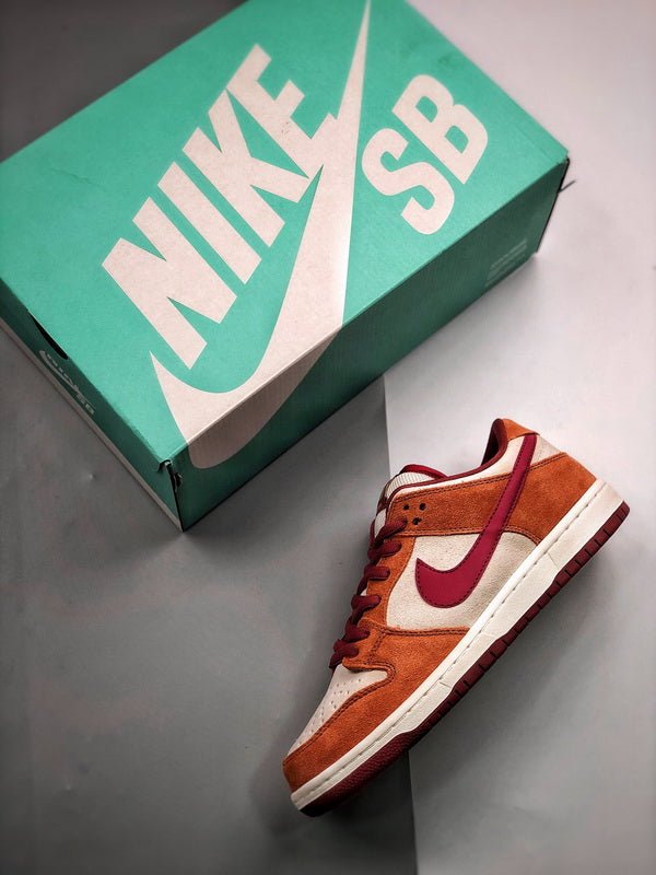 NIKE Dunk Low "Russet Cedar" - Houdini