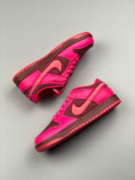 NIKE Dunk Low “Valentine’s Day” 2022 - Houdini