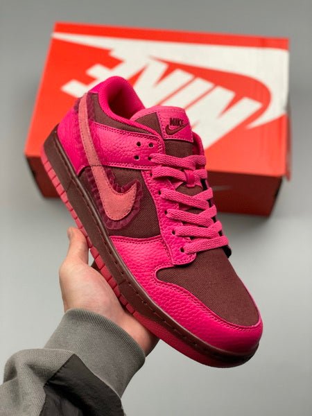 NIKE Dunk Low “Valentine’s Day” 2022 - Houdini