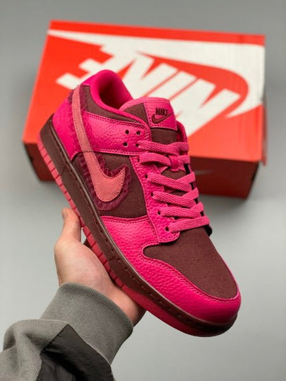 NIKE Dunk Low “Valentine’s Day” 2022 - Houdini