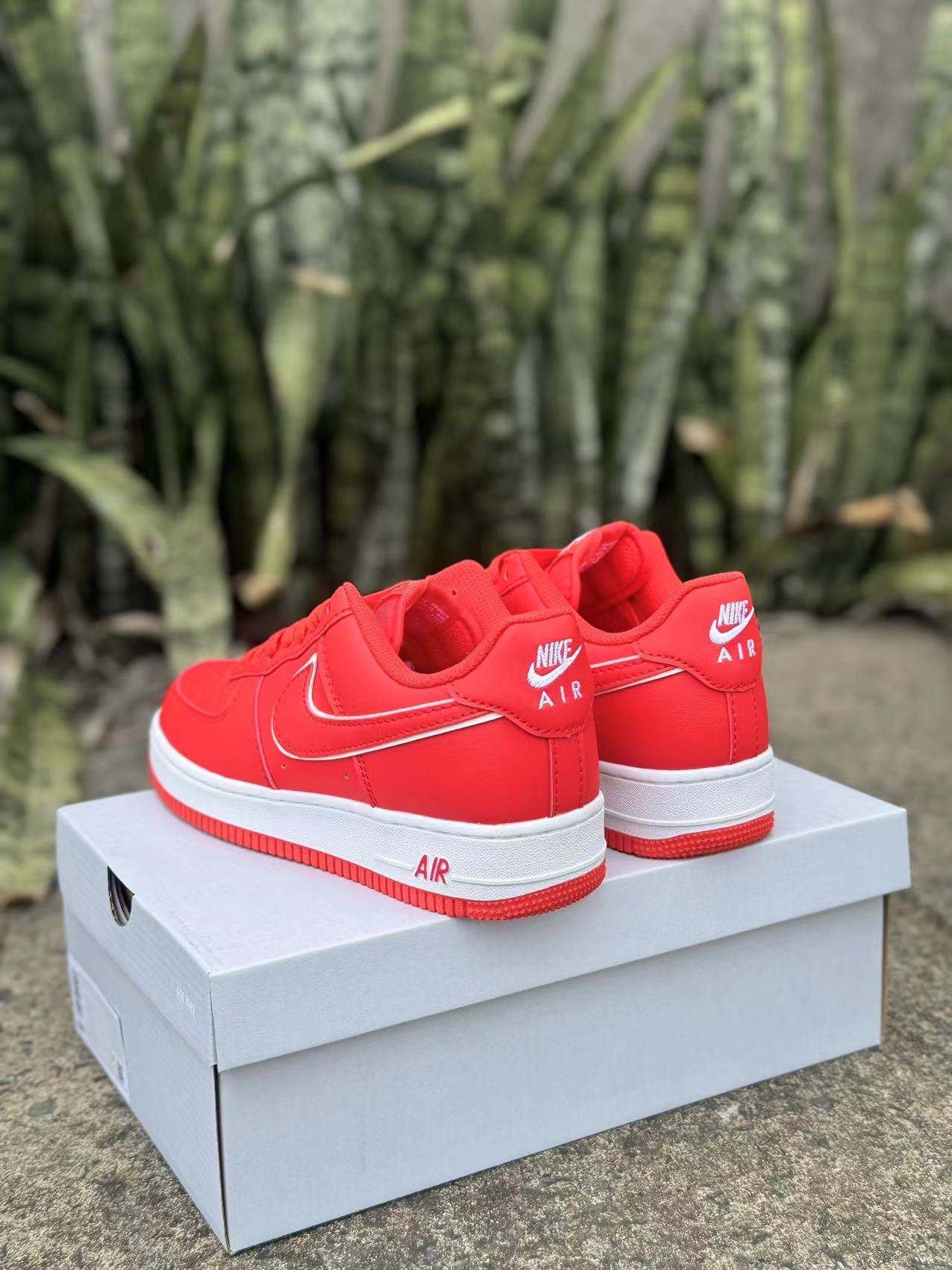 Nike Air Force 1 Low "University Red"