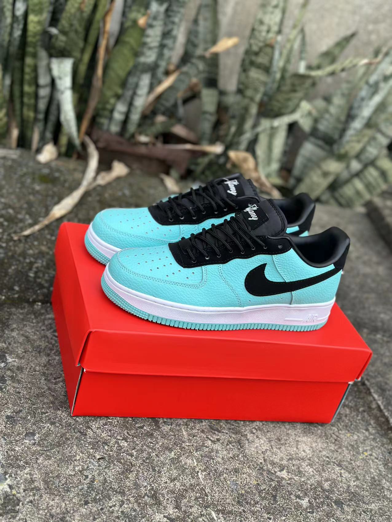 Tiffany & Co. x Air Force 1 Low '1837' Friends & Family