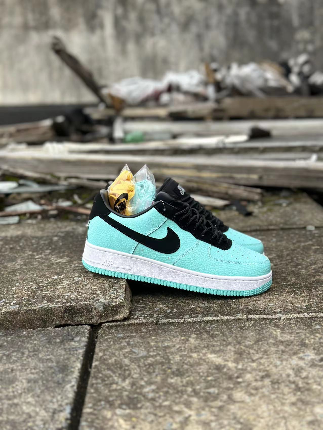Tiffany & Co. x Air Force 1 Low '1837' Friends & Family