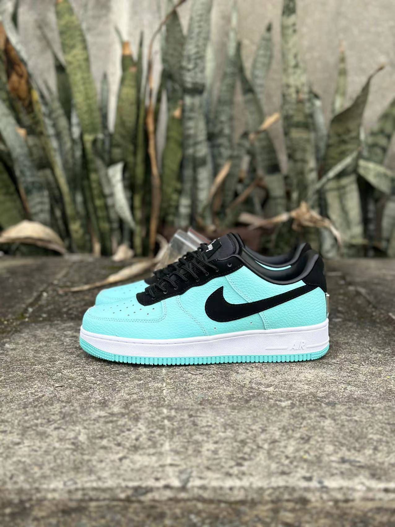 Tiffany & Co. x Air Force 1 Low '1837' Friends & Family