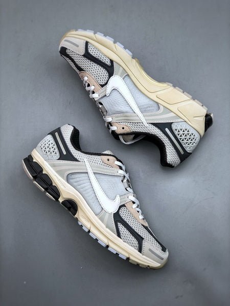 NIKE ZOOM Vomero 5 - Houdini