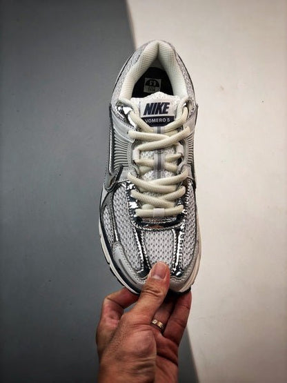 NIKE ZOOM Vomero 5 - Houdini