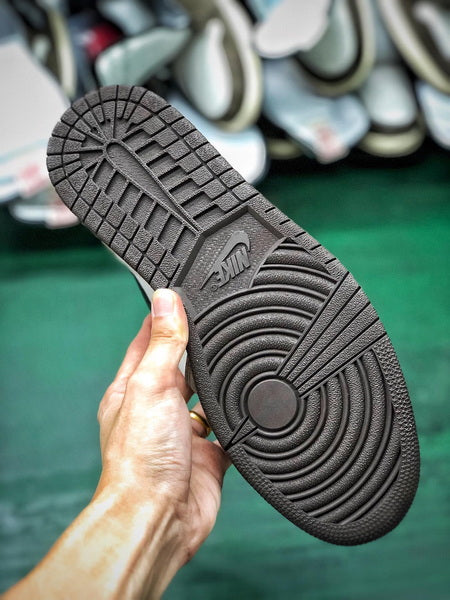 Air Jordan 1 High Travis Scott