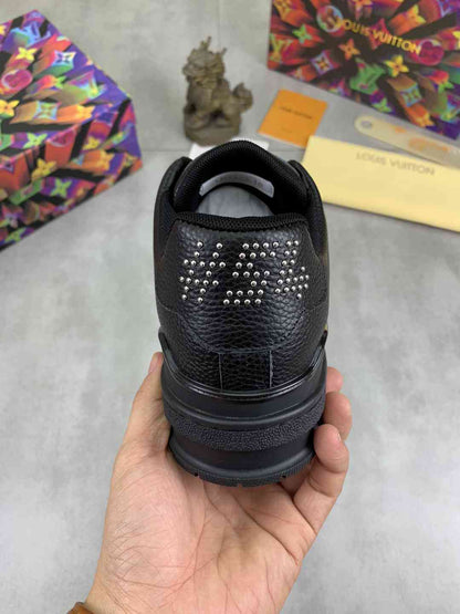 LOUIS VUITTON TRAINER 54