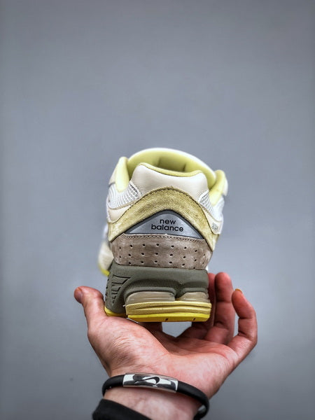 New Balance 2002R Auralee