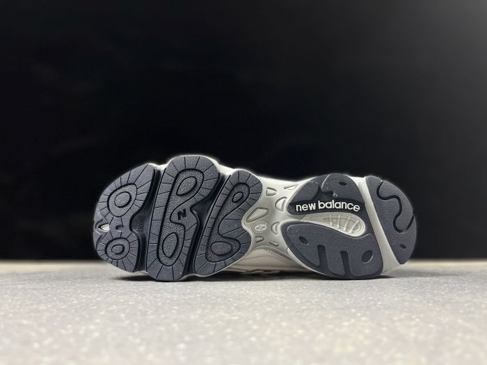 New Balance 1000TE