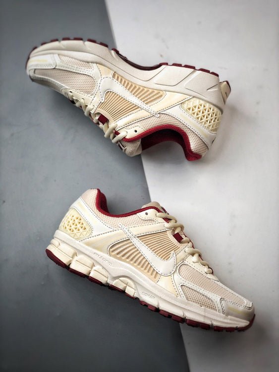 NIKE ZOOM Vomero 5 SAINT VALENTIN - Houdini