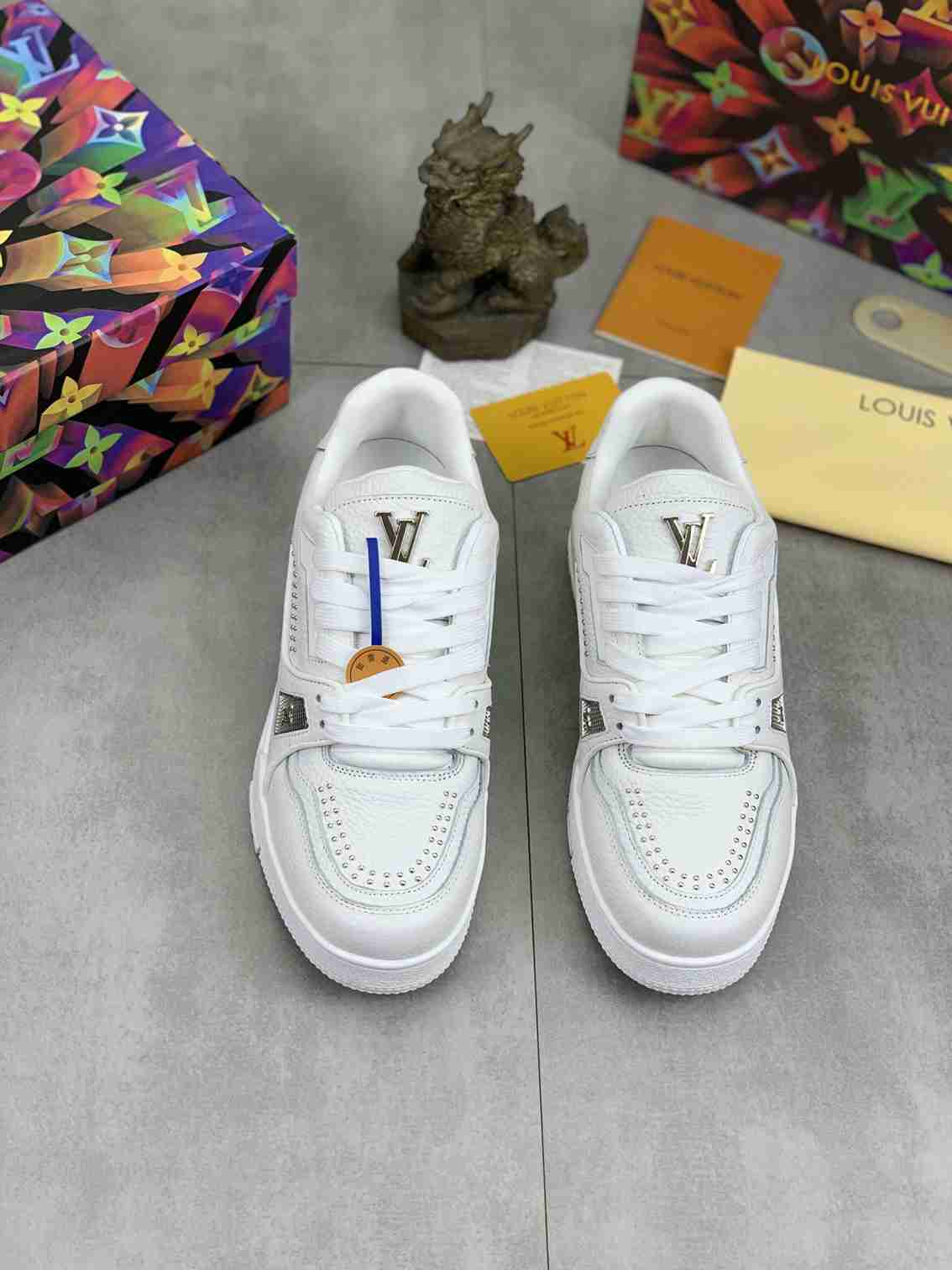 LOUIS VUITTON TRAINER 54