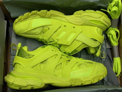 BALENCIAGA TRACK 3.0 x VERT