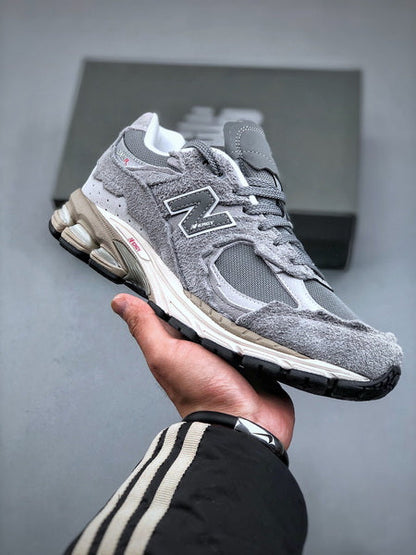 New Balance 2002R DM