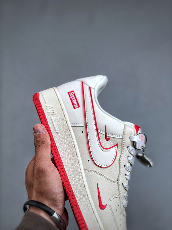 Nike Air Force 1 Low supreme