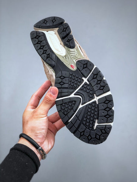 New Balance 2002R DL