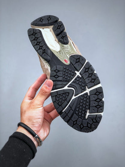 New Balance 2002R DL