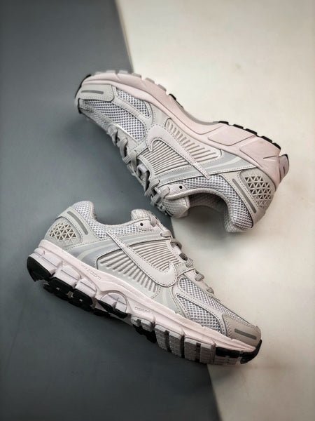 NIKE ZOOM Vomero 5 - Houdini