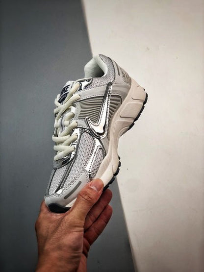 NIKE ZOOM Vomero 5 - Houdini
