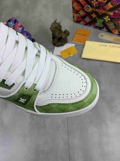 LOUIS VUITTON TRAINER 54